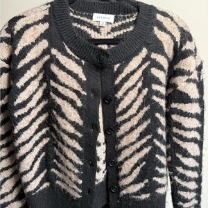 Evereve Black and Cream Animal Print Cardigan